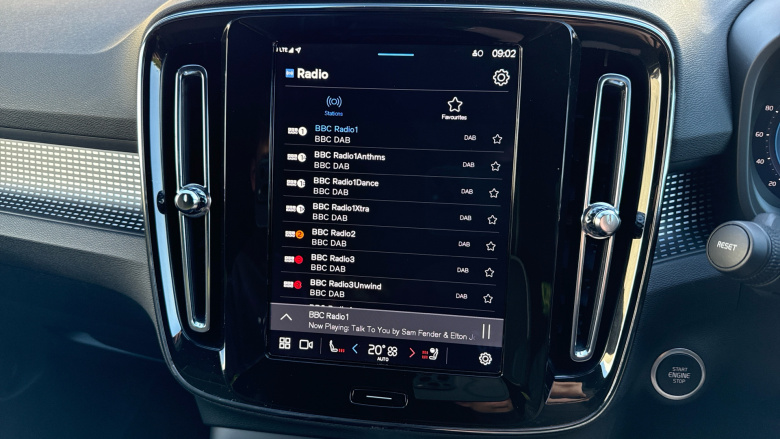 Volvo XC40 2.0 B3P Plus Dark 5dr Auto Petrol Estate